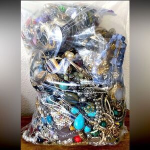 1 LB Unsearched vintage to modern jewelry lot~ WEARABLE CRAFT JUNK REPAIR